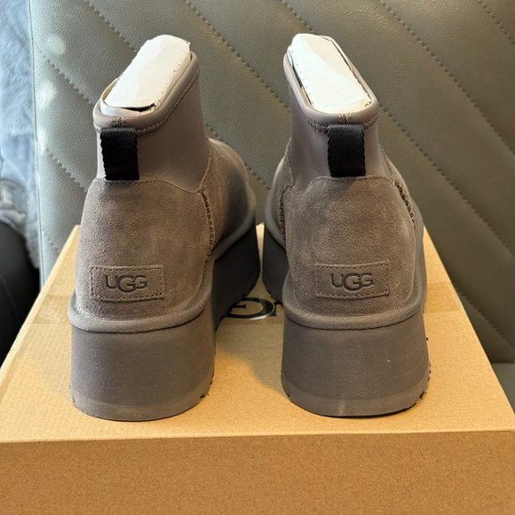Women's UGG Classic Mini Dipper Gray Ankle Boots Size 10 - Picture 6 of 13